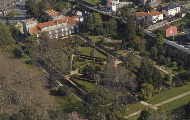 Vista aérea de los jardines históricos del Pazo-Museo Quiñones de León.